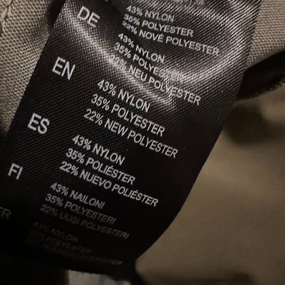 Kuhl Grey Bermuda Shorts Adjustable Length Pull Tab Outdoor Hiking Casual Sz 6 - Picture 11 of 11